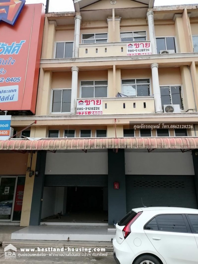 For SaleShop HousePathum Thani,Rangsit, Thammasat : For sale: 3-storey commercial building, 17.2 sq m., Sahakorn Keha Sathan Village, Lam Luk Ka ☑️☑️☑️Price: 4,100,000 ☎️Interested persons, please contact: Contact Mr. Jakkrit 086-212-8226