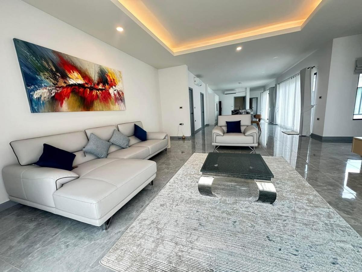 ขายพัทยา บางแสน ชลบุรี สัตหีบ : 📢👇 ขายพูลวิลล่าหรูสไตล์โมเดิร์น ทำเลดีที่สุดในห้วยใหญ่พัทยา ชลบุรี ห่างหาดจอมเทียน เพียง 5 นาที ใกล้ทางด่วนมอเตอร์เวย์