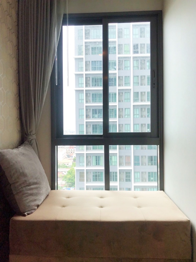 ขายคอนโดปิ่นเกล้า จรัญสนิทวงศ์ : ขาย IDEO Mobi Charan Interchange 1 ห้องนอน 34 ตรม. เฟอร์นิเจอร์และเครื่องใช้ไฟฟ้าครบ ติด MRT บางขุนนนท์