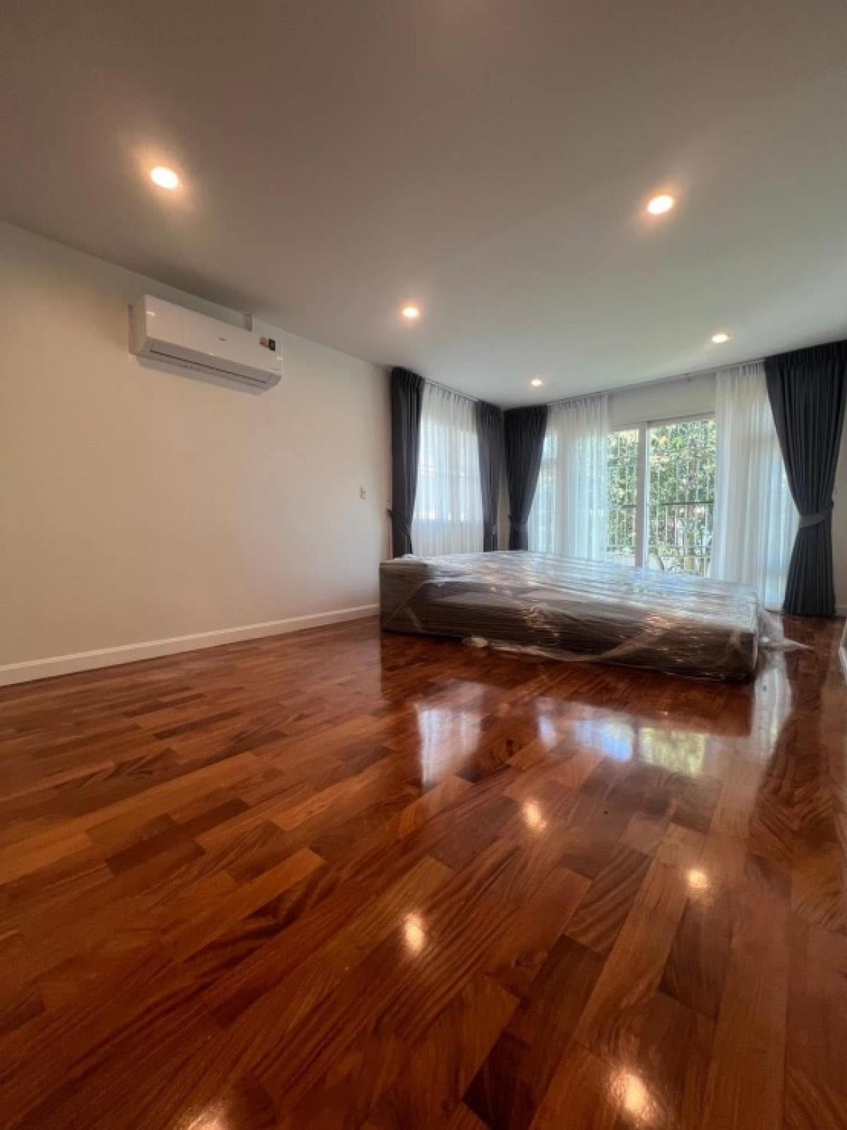 ให้เช่าโฮมออฟฟิศบางนา แบริ่ง ลาซาล : ปล่อยเช่า Home Office 1,000 ตารางเมตร ที่จอดรถ 10 คัน ย่าน แบริ่ง - ศรีด่าน 22, สมุทรปราการ ใกล้ ห้าง เมกา บางนา, IKEA และโรงเรียนนานาชาติ, Pre-school, Nursery for Kids