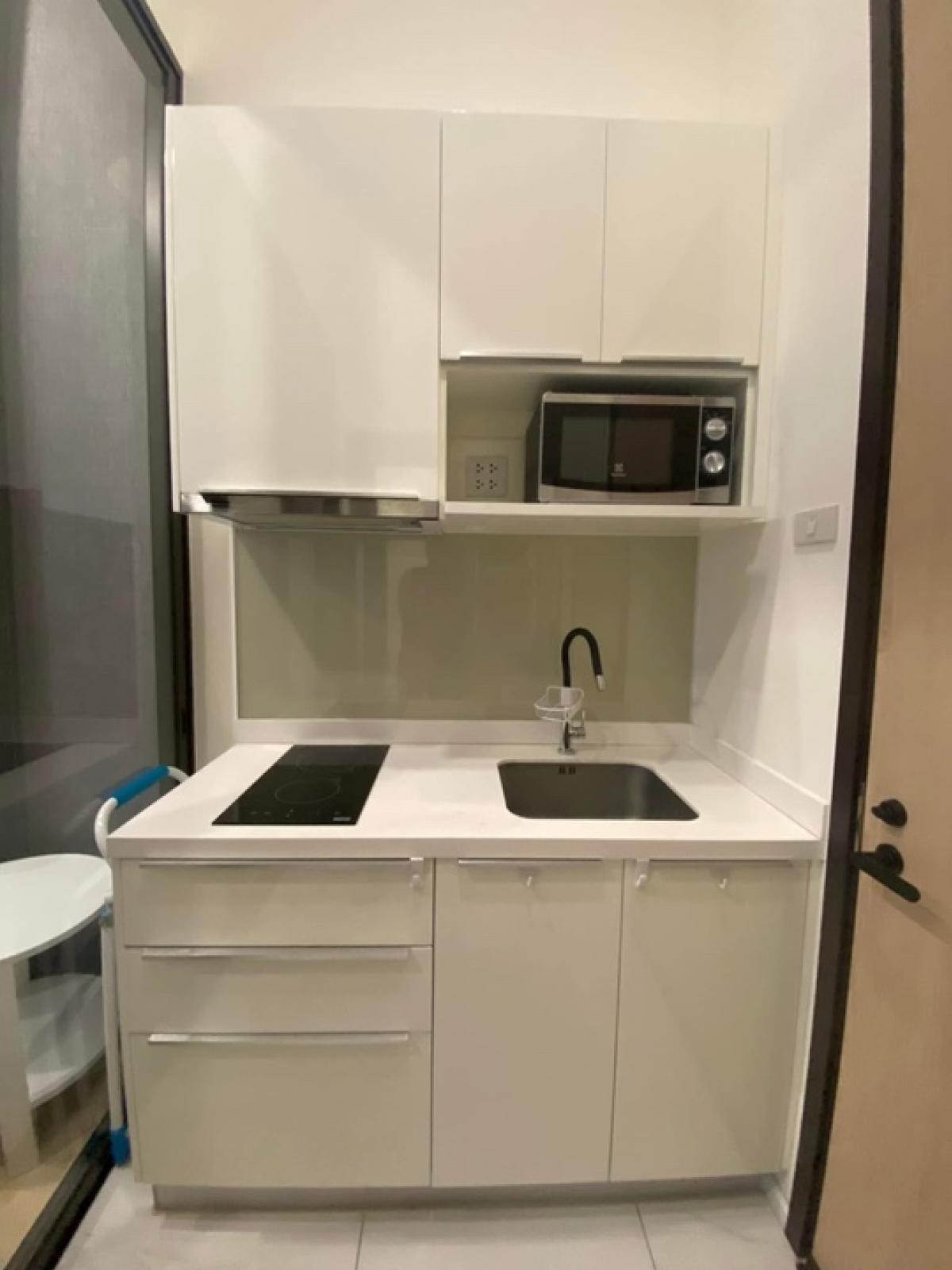 For SaleCondoRama9, Petchburi, RCA : 📢👇Grab or gone, reasonable and worth price for living or investing as Chewathai located in good location in new CBD area near Central Rama 9, Fortune Town, easily traveling to many routes, west side , unblocked Markasan Garden view