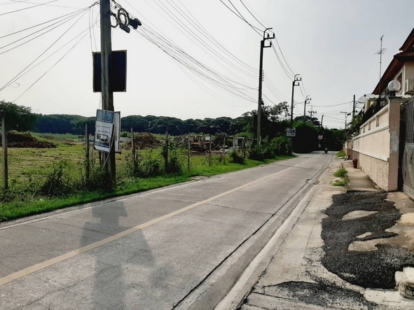 For SaleLandBang kae, Phetkasem : Land for sale, Phetkasem 77, Soi 1, 6 rai filled, opposite Phromsiri Village, only 1.4 km from Phetkasem main road. Suitable for building a village, residential area.