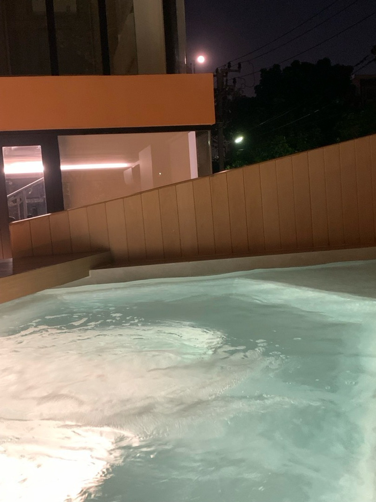 For RentCondoOnnut, Udomsuk : 🔥Urgent Rental🔥 Quintara Arte Sukhumvit 52, corner unit for rent (low-rise), fully furnished and equipped with appliances, closed kitchen, near BTS On Nut ❗