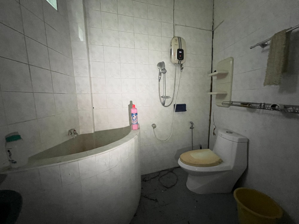 ขายทาวน์โฮมท่าพระ ตลาดพลู วุฒากาศ : ขายตามสภาพ ทาวน์เฮ้าส์ 3 ชั้น หมู่บ้าน ร่มไทร เพชรเกษม 7 ใกล้ MRT ท่าพระ