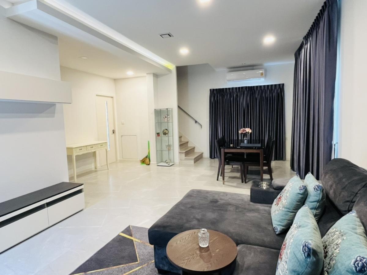 For SaleHouseNonthaburi, Bang Yai, Bangbuathong : Cheaper than the project 1.5 million! Manthana Ratchaphruek, Nakhon In Rattanathibet, the new house is not here. In front of the garden near the club Plastic has not yet been sheep. The front of the house does not collide. Guests come to park conveniently