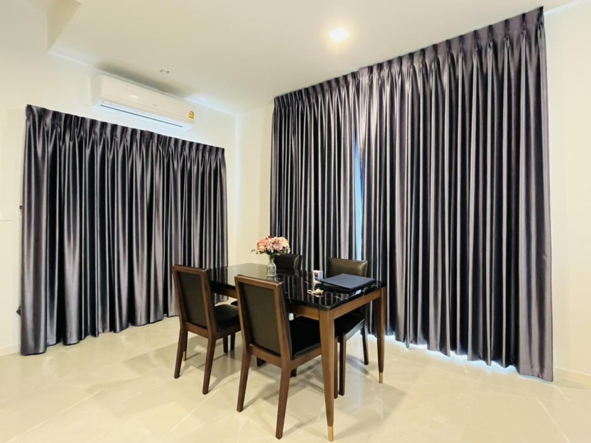 For SaleHouseNonthaburi, Bang Yai, Bangbuathong : Cheaper than the project 1.5 million! Manthana Ratchaphruek, Nakhon In Rattanathibet, the new house is not here. In front of the garden near the club Plastic has not yet been sheep. The front of the house does not collide. Guests come to park conveniently