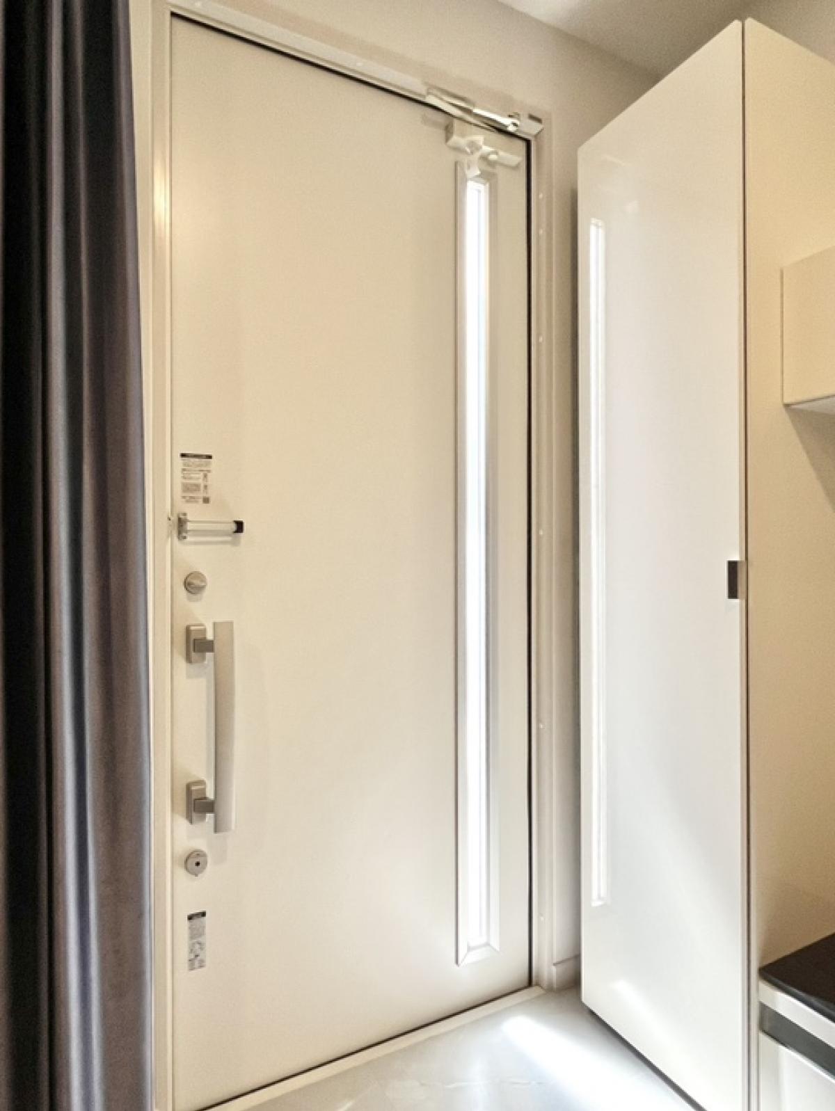 For SaleHouseNonthaburi, Bang Yai, Bangbuathong : Cheaper than the project 1.5 million! Manthana Ratchaphruek, Nakhon In Rattanathibet, the new house is not here. In front of the garden near the club Plastic has not yet been sheep. The front of the house does not collide. Guests come to park conveniently