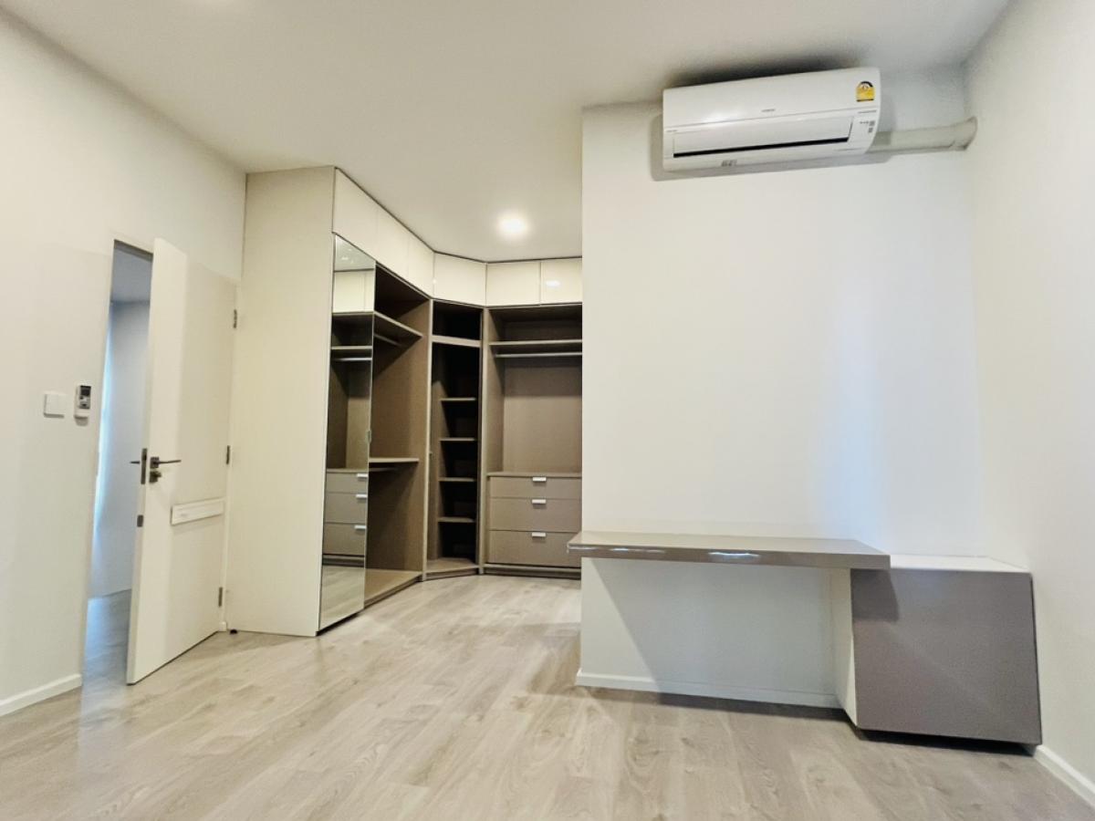 For SaleHouseNonthaburi, Bang Yai, Bangbuathong : Cheaper than the project 1.5 million! Manthana Ratchaphruek, Nakhon In Rattanathibet, the new house is not here. In front of the garden near the club Plastic has not yet been sheep. The front of the house does not collide. Guests come to park conveniently