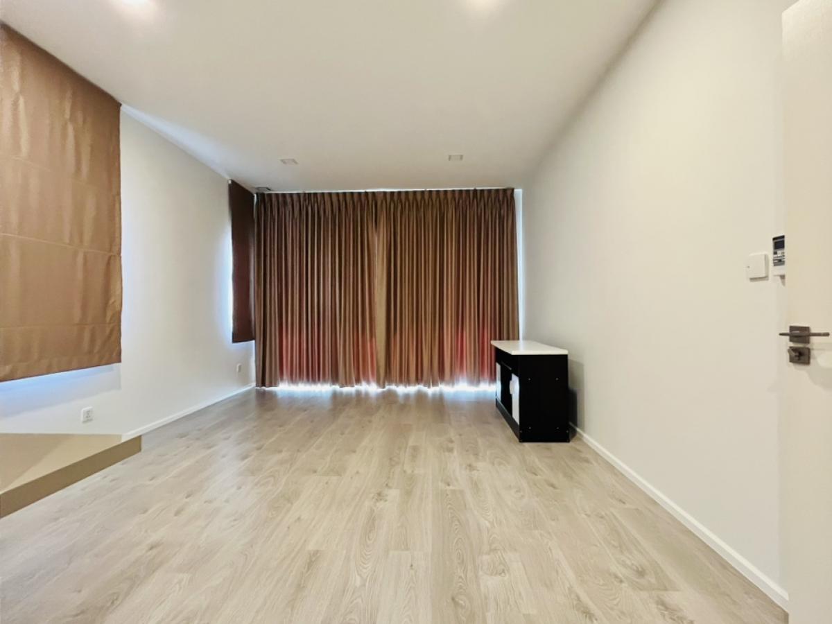 For SaleHouseNonthaburi, Bang Yai, Bangbuathong : Cheaper than the project 1.5 million! Manthana Ratchaphruek, Nakhon In Rattanathibet, the new house is not here. In front of the garden near the club Plastic has not yet been sheep. The front of the house does not collide. Guests come to park conveniently