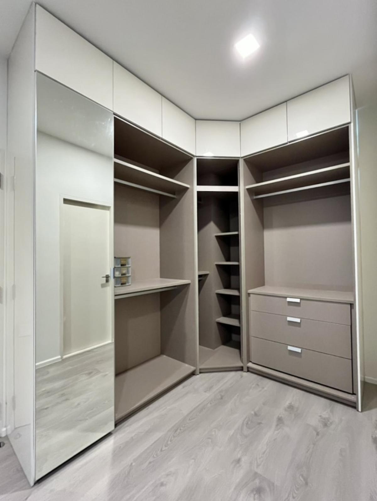 For SaleHouseNonthaburi, Bang Yai, Bangbuathong : Cheaper than the project 1.5 million! Manthana Ratchaphruek, Nakhon In Rattanathibet, the new house is not here. In front of the garden near the club Plastic has not yet been sheep. The front of the house does not collide. Guests come to park conveniently