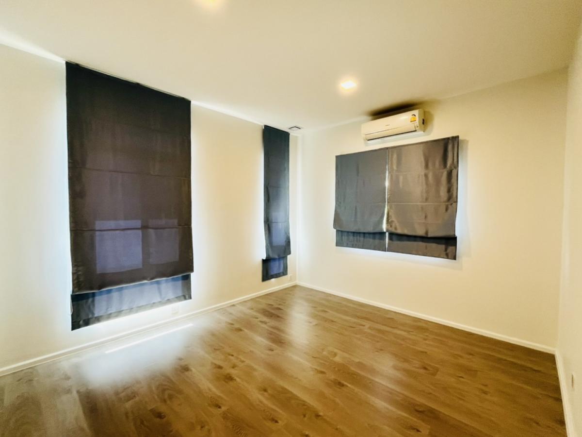 For SaleHouseNonthaburi, Bang Yai, Bangbuathong : Cheaper than the project 1.5 million! Manthana Ratchaphruek, Nakhon In Rattanathibet, the new house is not here. In front of the garden near the club Plastic has not yet been sheep. The front of the house does not collide. Guests come to park conveniently