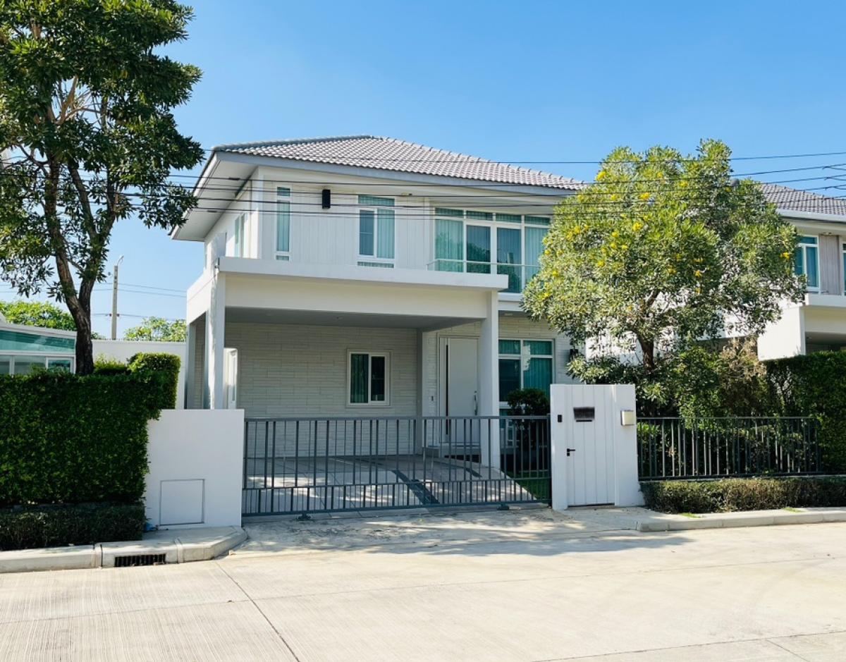 For SaleHouseNonthaburi, Bang Yai, Bangbuathong : Cheaper than the project 1.5 million! Manthana Ratchaphruek, Nakhon In Rattanathibet, the new house is not here. In front of the garden near the club Plastic has not yet been sheep. The front of the house does not collide. Guests come to park conveniently