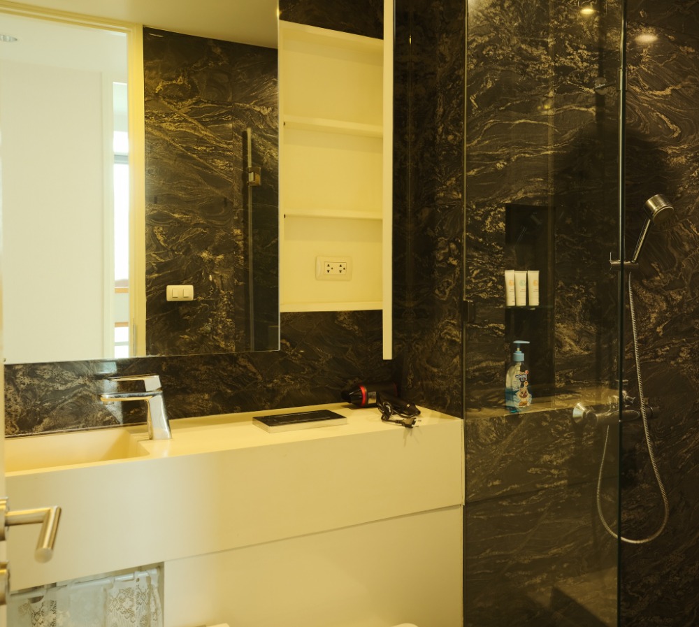 For SaleCondoSilom, Saladaeng, Bangrak : 📌3 bedrooms for sell in Silom - SalaDaeng area 🚅 near MRT-Samyan