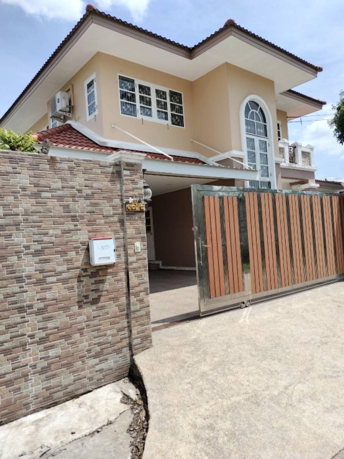 For SaleHousePhutthamonthon, Salaya : For sale: Large 2-storey detached house, Phutthamonthon Sai 3, Soi 19, Intersection 14, area 125 sq m.