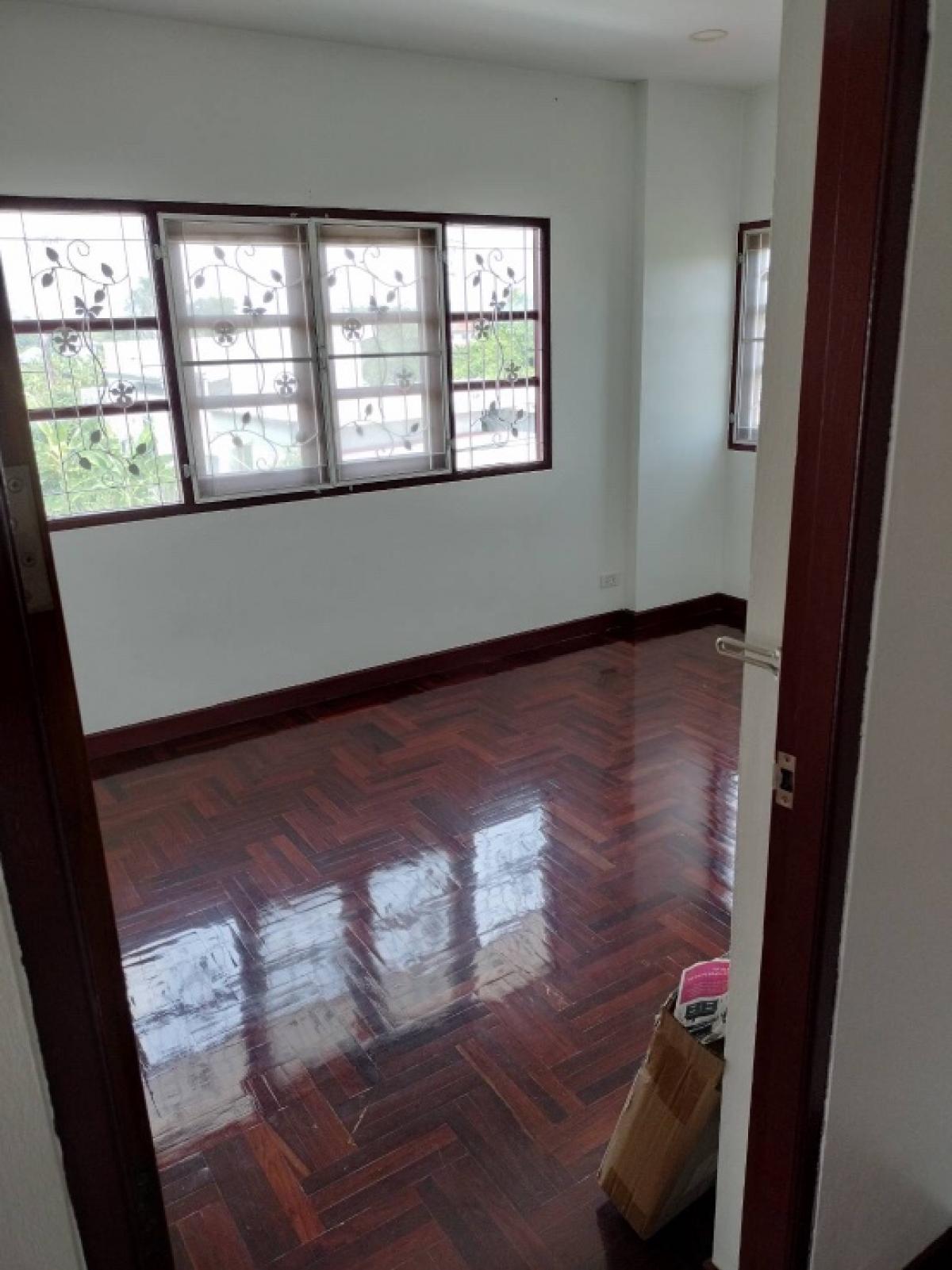 For SaleHousePhutthamonthon, Salaya : For sale: Large 2-storey detached house, Phutthamonthon Sai 3, Soi 19, Intersection 14, area 125 sq m.