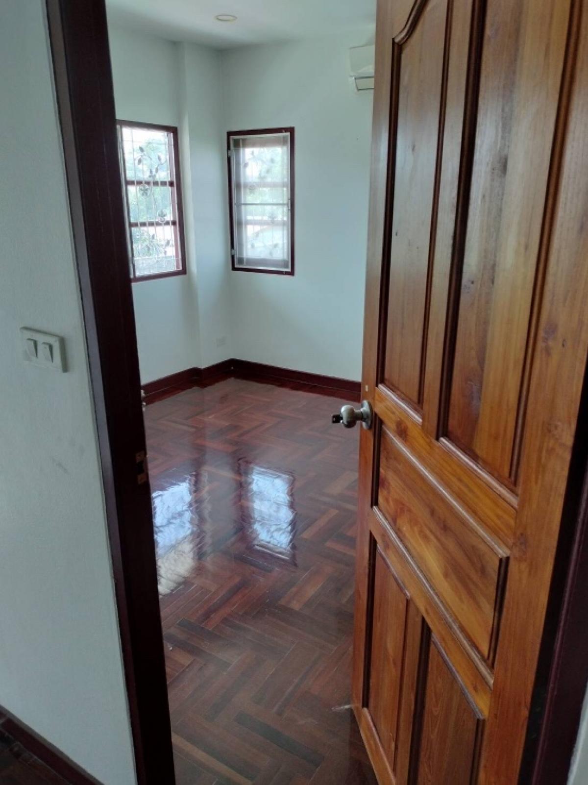 For SaleHousePhutthamonthon, Salaya : For sale: Large 2-storey detached house, Phutthamonthon Sai 3, Soi 19, Intersection 14, area 125 sq m.