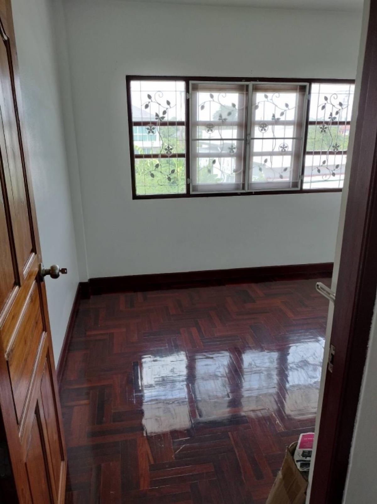 For SaleHousePhutthamonthon, Salaya : For sale: Large 2-storey detached house, Phutthamonthon Sai 3, Soi 19, Intersection 14, area 125 sq m.