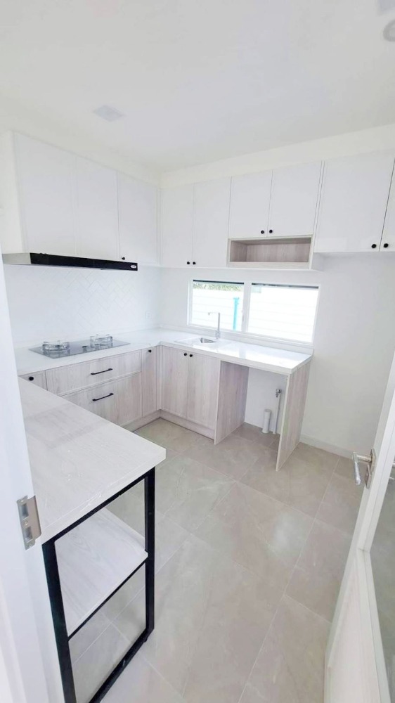 For RentHouseBangna, Bearing, Lasalle : House for rent, Chaiyaphruek, Bangna, Km.15, 59 sqw, corner unit, fully furnished.