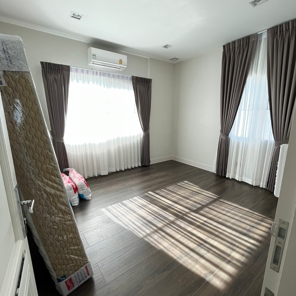 For RentHouseVipawadee, Don Mueang, Lak Si : For rent, Nantawan Ramintra-Paholyothin 50, 108 sqw, 4 bedrooms, 4 bathrooms, corner, elegantly-furnished.