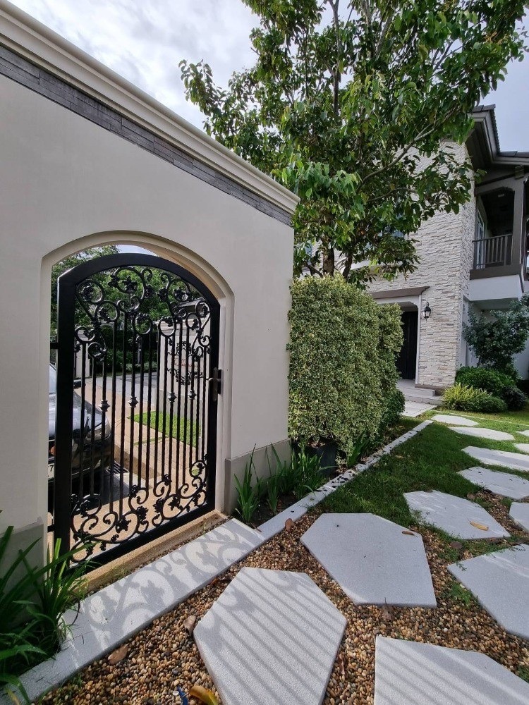 For RentHouseVipawadee, Don Mueang, Lak Si : For rent, Nantawan Ramintra-Paholyothin 50, 108 sqw, 4 bedrooms, 4 bathrooms, corner, elegantly-furnished.