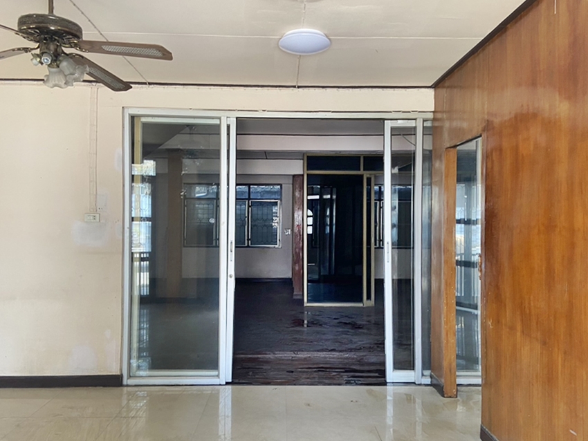 ให้เช่าบ้านสุขุมวิท อโศก ทองหล่อ : ที่ดิน 120 ตรว. พร้อมบ้าน 2 ชั้น ขายหรือให้เช่า ในซอยทองหล่อ 23