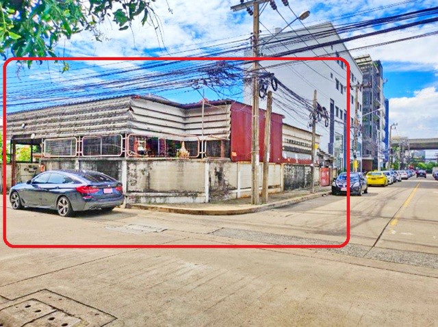 ให้เช่าโกดังสีลม ศาลาแดง บางรัก : โรงพยาบาลวิภาราม 5จอดรถ APLหัวหมาก 1.8 กม. โกดัง 2 ชั้น 405 ตร.ม. เซนต์มาร์ค 500 ม. 3ปีมีครั้ง เดอะไนน์ พระราม 9 200 ม. 5นอน 82ตร.วา.