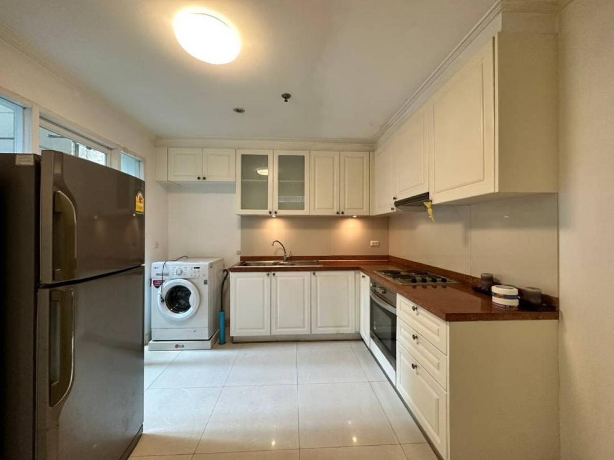 ให้เช่าคอนโดสุขุมวิท อโศก ทองหล่อ : 3 ห้องนอน วิวสวน ให้เช่า ราคาพิเศษ ห้องสวย สะอาด ใกล้รถไฟฟ้าทองหล่อ