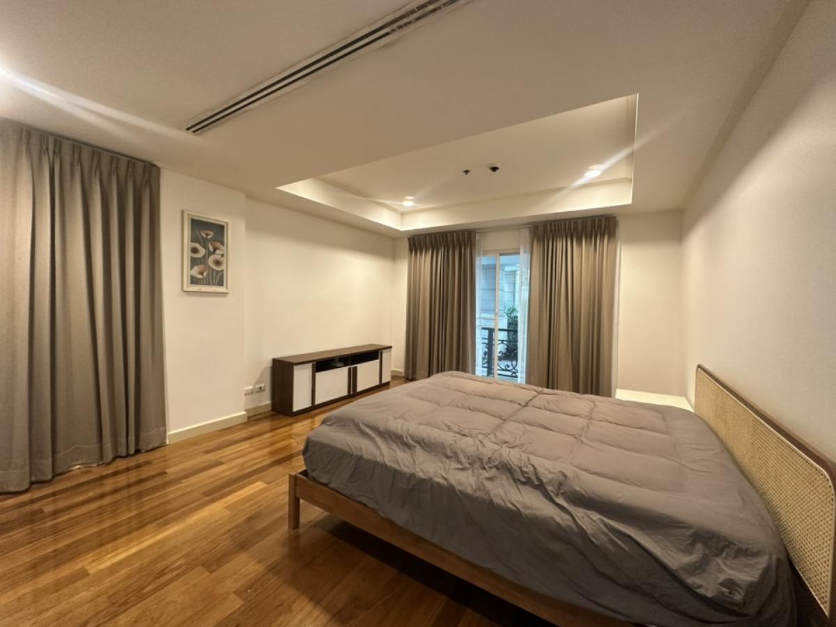 ให้เช่าคอนโดสุขุมวิท อโศก ทองหล่อ : 3 ห้องนอน วิวสวน ให้เช่า ราคาพิเศษ ห้องสวย สะอาด ใกล้รถไฟฟ้าทองหล่อ