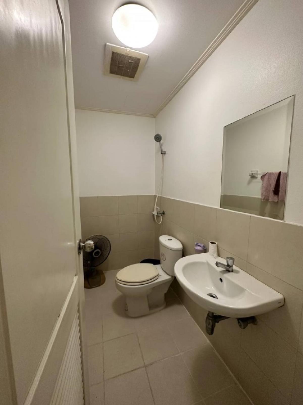 ให้เช่าคอนโดสุขุมวิท อโศก ทองหล่อ : 3 ห้องนอน วิวสวน ให้เช่า ราคาพิเศษ ห้องสวย สะอาด ใกล้รถไฟฟ้าทองหล่อ