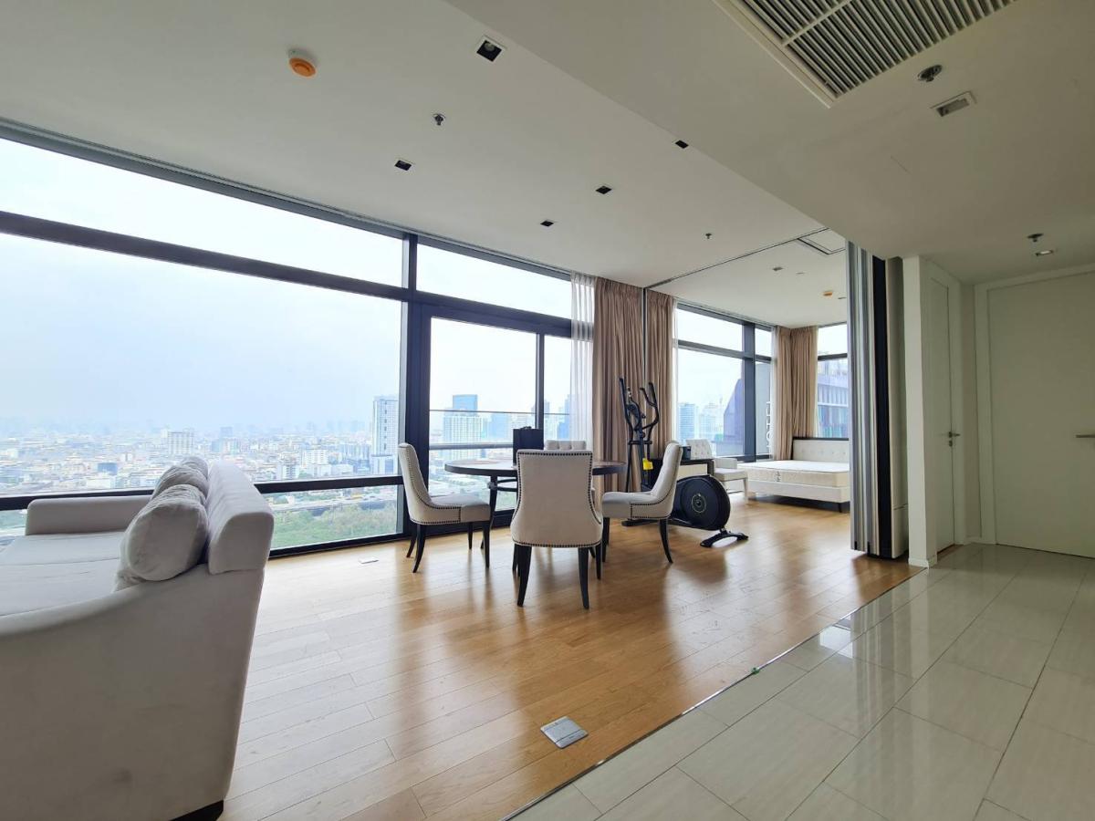 ขายคอนโดบางแค เพชรเกษม : 03/04/2026, รวมค่าโอนคอนโดหรู 2 ห้องนอน ใจกลางเพชรบุรี พร้อมอยู่! 
Circle Living Prototype ขนาด 89 ตรม. ราคา 12.9 ลบ. 0642748883