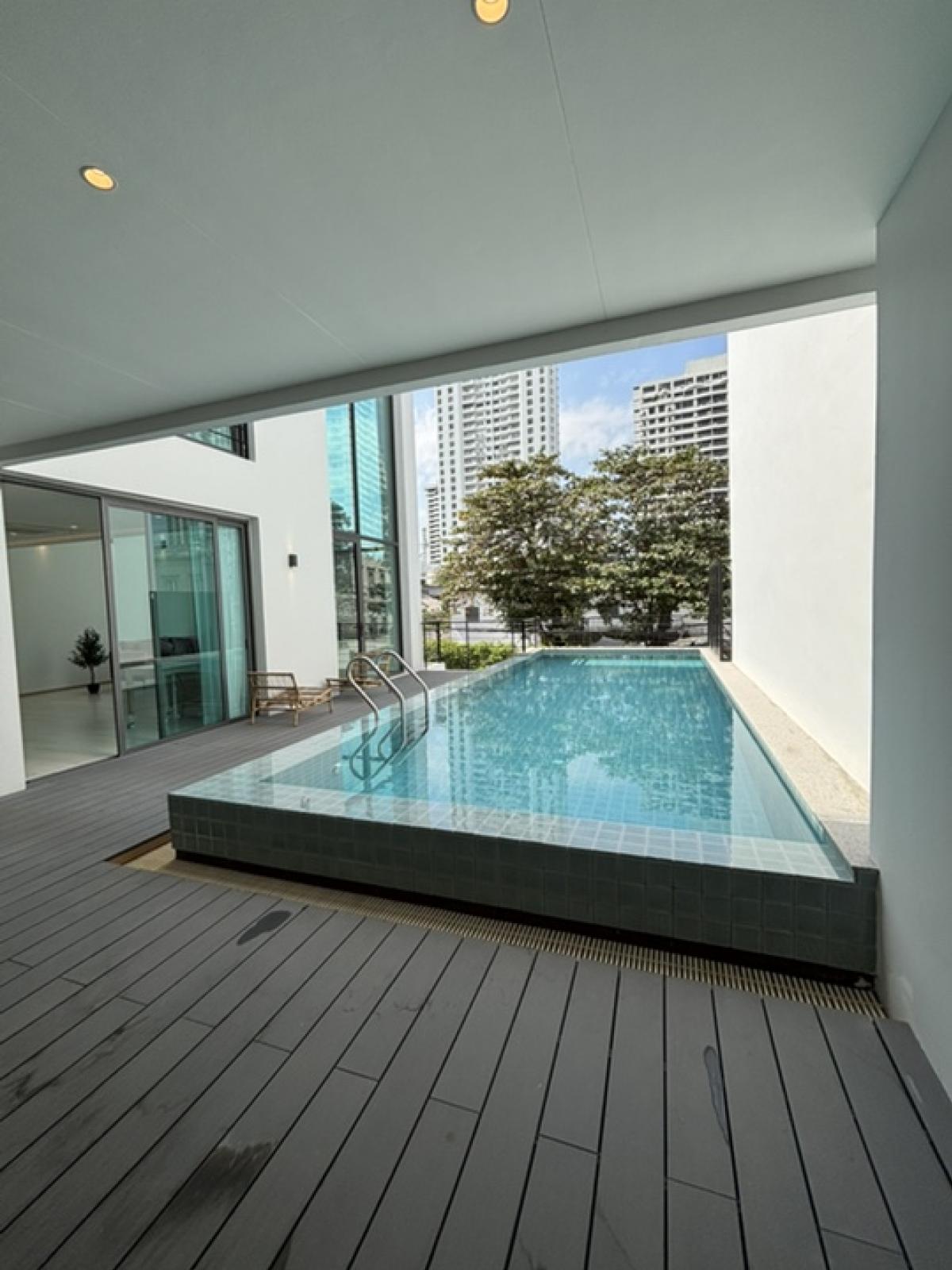 ให้เช่าบ้านสุขุมวิท อโศก ทองหล่อ : 🐝Luxury living : 4 bedroom pool villa | 235K rental fee in Sukhumwit 49 | only 20 min walk to M District🐝