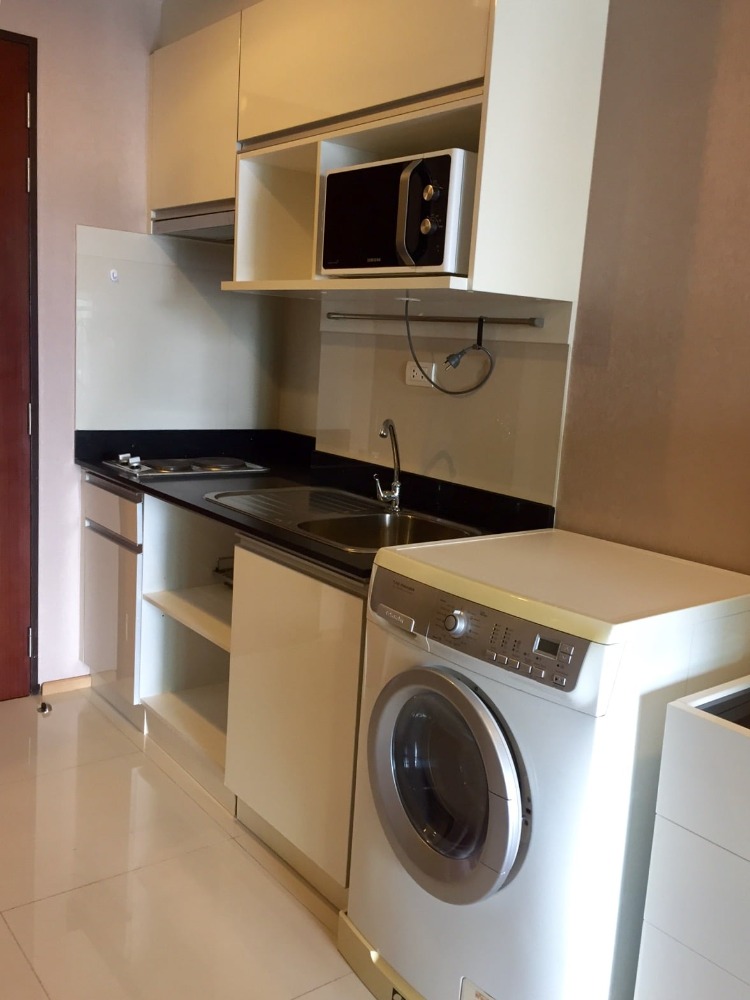 ขายคอนโดลาดพร้าว เซ็นทรัลลาดพร้าว : ทำเลดี ไม่มีตึกบังวิว เฟอร์นิเจอร์ครบ ราคาดีมาก⭐Abstracts Phahonyothin Park (แอ็บสแตร็กส์ พหลโยธิน พาร์ค)