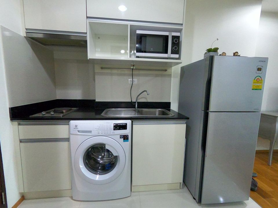 ขายคอนโดลาดพร้าว เซ็นทรัลลาดพร้าว : ทำเลดี วิวเมือง เฟอร์นิเจอร์ครบ ราคาดีมาก ⭐ Abstracts Phahonyothin Park (แอ็บสแตร็กส์ พหลโยธิน พาร์ค)