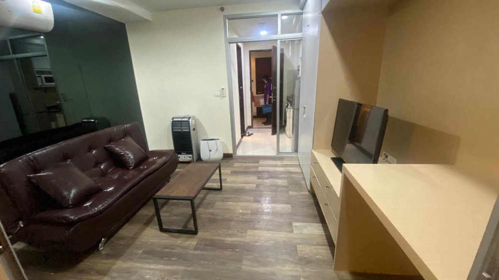 ขายคอนโดลาดพร้าว เซ็นทรัลลาดพร้าว : ห้อง built-in เฟอร์นิเจอร์ครบ ราคาดีมาก ⭐ Abstracts Phahonyothin Park (แอ็บสแตร็กส์ พหลโยธิน พาร์ค)