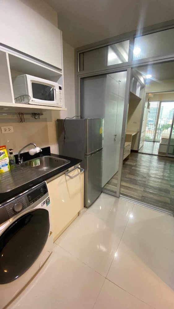 ขายคอนโดลาดพร้าว เซ็นทรัลลาดพร้าว : ห้อง built-in เฟอร์นิเจอร์ครบ ราคาดีมาก ⭐ Abstracts Phahonyothin Park (แอ็บสแตร็กส์ พหลโยธิน พาร์ค)