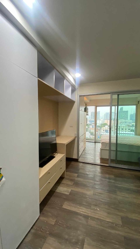 ขายคอนโดลาดพร้าว เซ็นทรัลลาดพร้าว : ห้อง built-in เฟอร์นิเจอร์ครบ ราคาดีมาก ⭐ Abstracts Phahonyothin Park (แอ็บสแตร็กส์ พหลโยธิน พาร์ค)