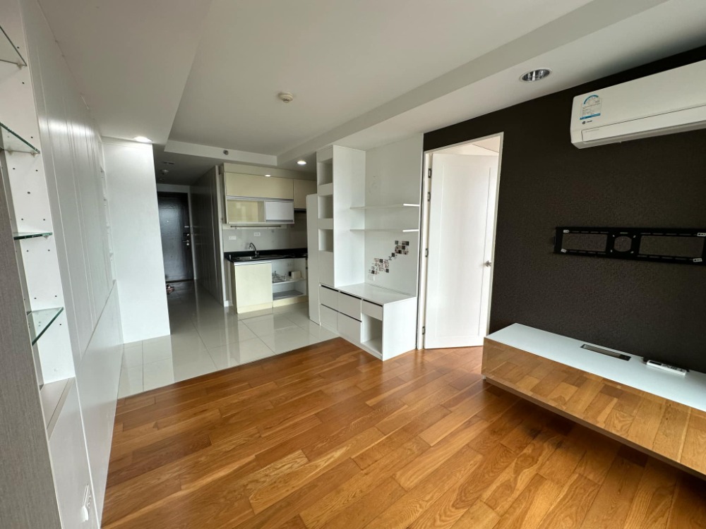 ขายคอนโดลาดพร้าว เซ็นทรัลลาดพร้าว : วิวดี ไม่มีตึกบังวิว ราคาดีมาก ⭐ Abstracts Phahonyothin Park (แอ็บสแตร็กส์ พหลโยธิน พาร์ค)