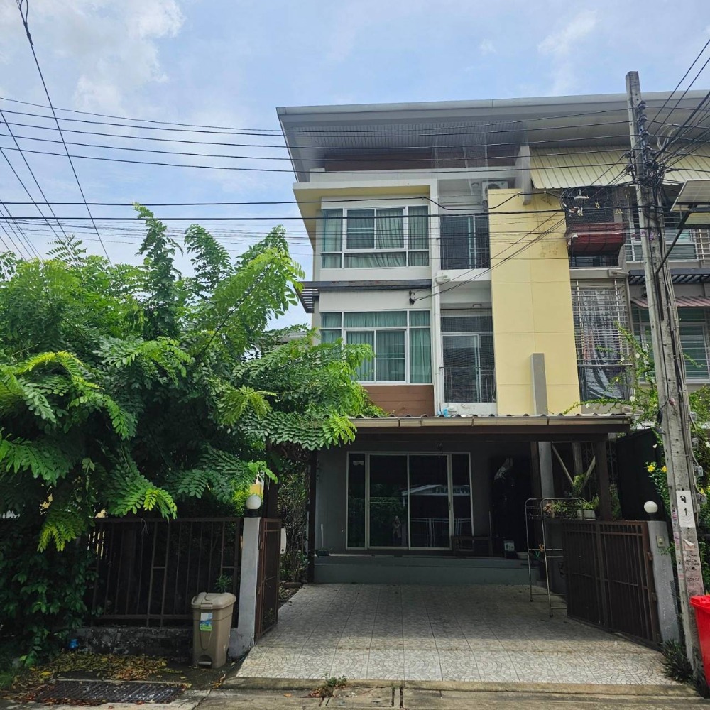 For SaleTownhomeLadprao101, Happy Land, The Mall Bang Kapi : Urgent sale! Townhome, 36 sq m.*Corner house* 3 floors, 2 bedrooms, Grand Ville Urbanist Exclusive Village, Lat Phrao 101