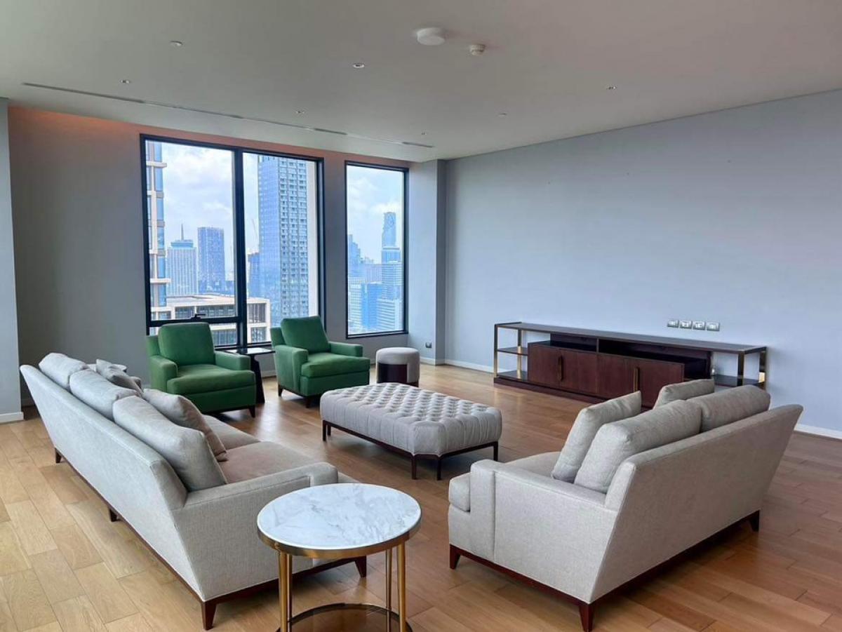 ให้เช่าคอนโดวิทยุ ชิดลม หลังสวน : 3Bed Ultra Luxury, Spacious, High floor, Park view. Call 098-654-2399