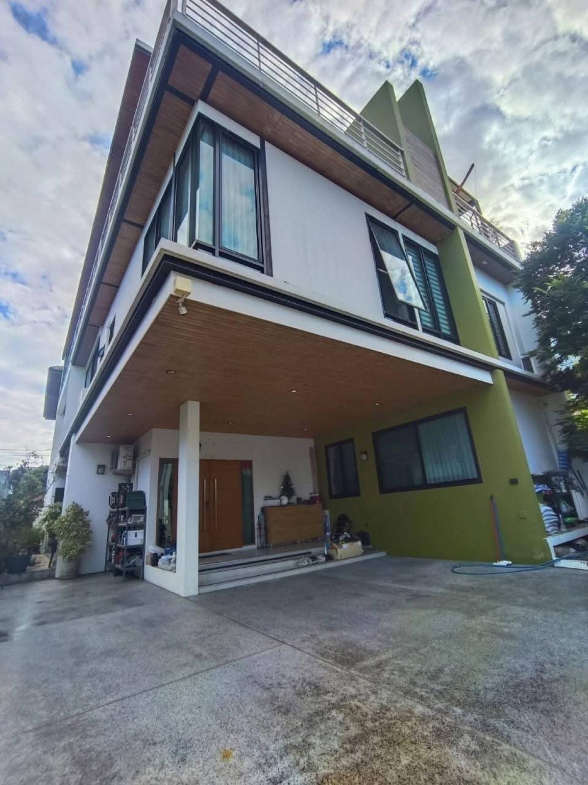 For SaleHousePattanakan, Srinakarin : WW25002 Urgent sale #3-storey detached house, prime location, near The Nine Rama 9