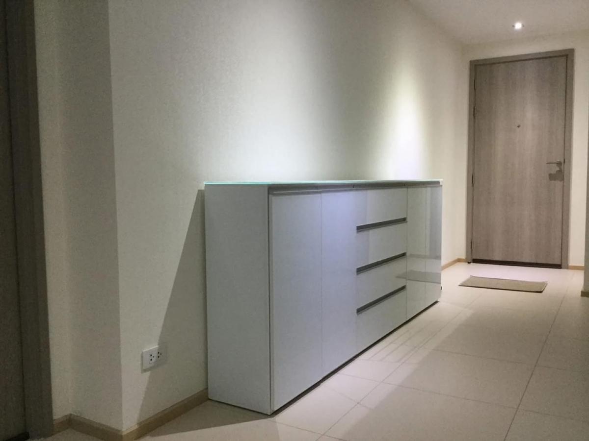 For SaleCondoSukhumvit, Asoke, Thonglor : Condo for sale HQ Thonglor size 100 Sq.m 2 bed 2 bath only 28 MB contact 086-795-9997 (Jimmy)