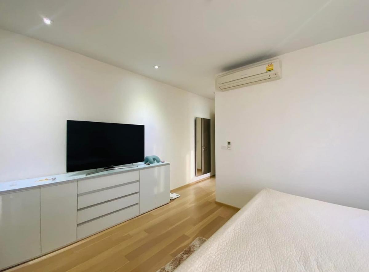 For SaleCondoSukhumvit, Asoke, Thonglor : Condo for sale HQ Thonglor size 100 Sq.m 2 bed 2 bath only 28 MB contact 086-795-9997 (Jimmy)