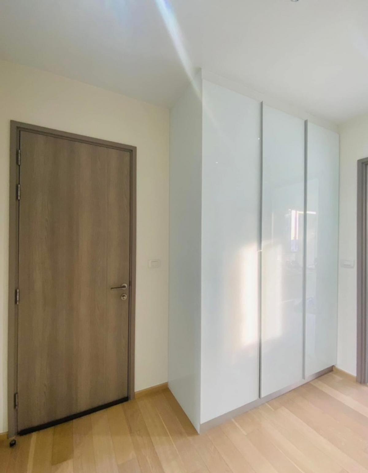 For SaleCondoSukhumvit, Asoke, Thonglor : Condo for sale HQ Thonglor size 100 Sq.m 2 bed 2 bath only 28 MB contact 086-795-9997 (Jimmy)