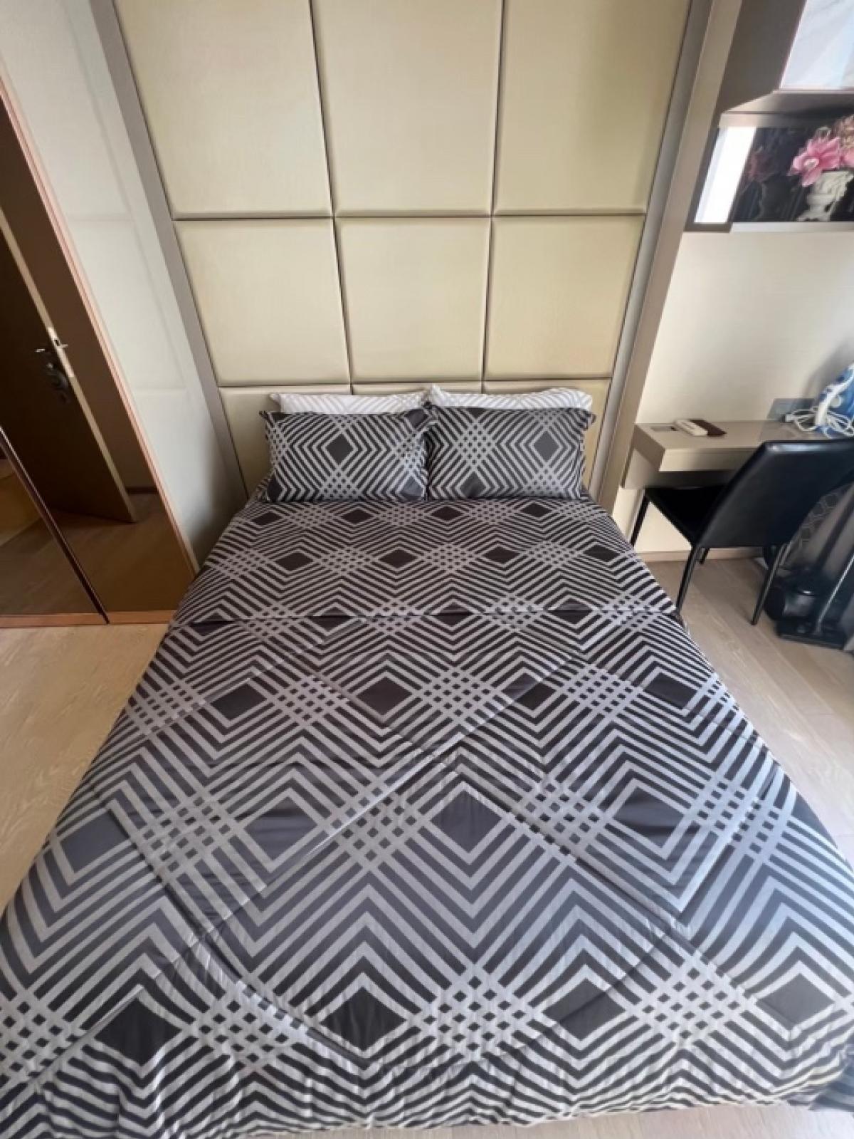 For RentCondoSukhumvit, Asoke, Thonglor : For Rent: The Esse Asoke 2B2B High floor45++ Facing West Good view 70K Call:0635925888