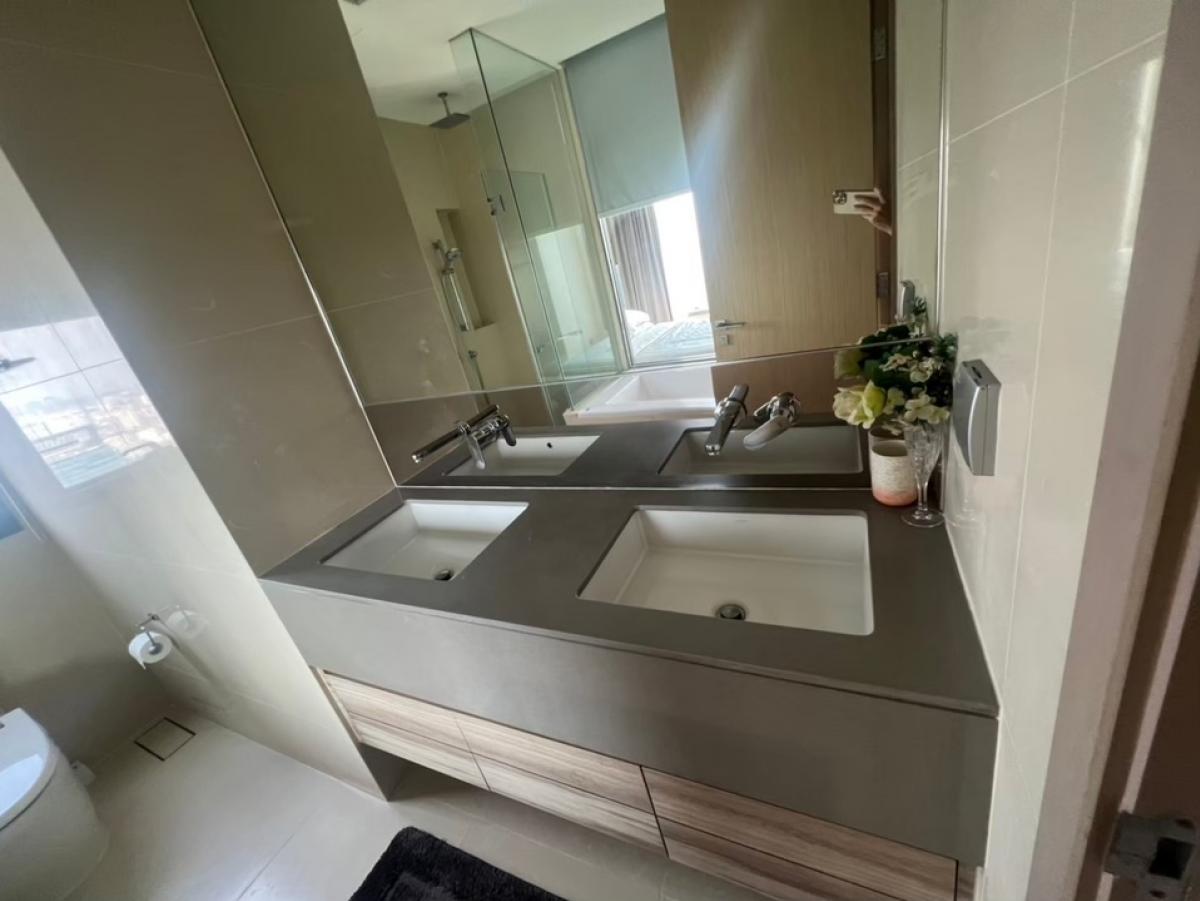 For RentCondoSukhumvit, Asoke, Thonglor : For Rent: The Esse Asoke 2B2B High floor45++ Facing West Good view 70K Call:0635925888