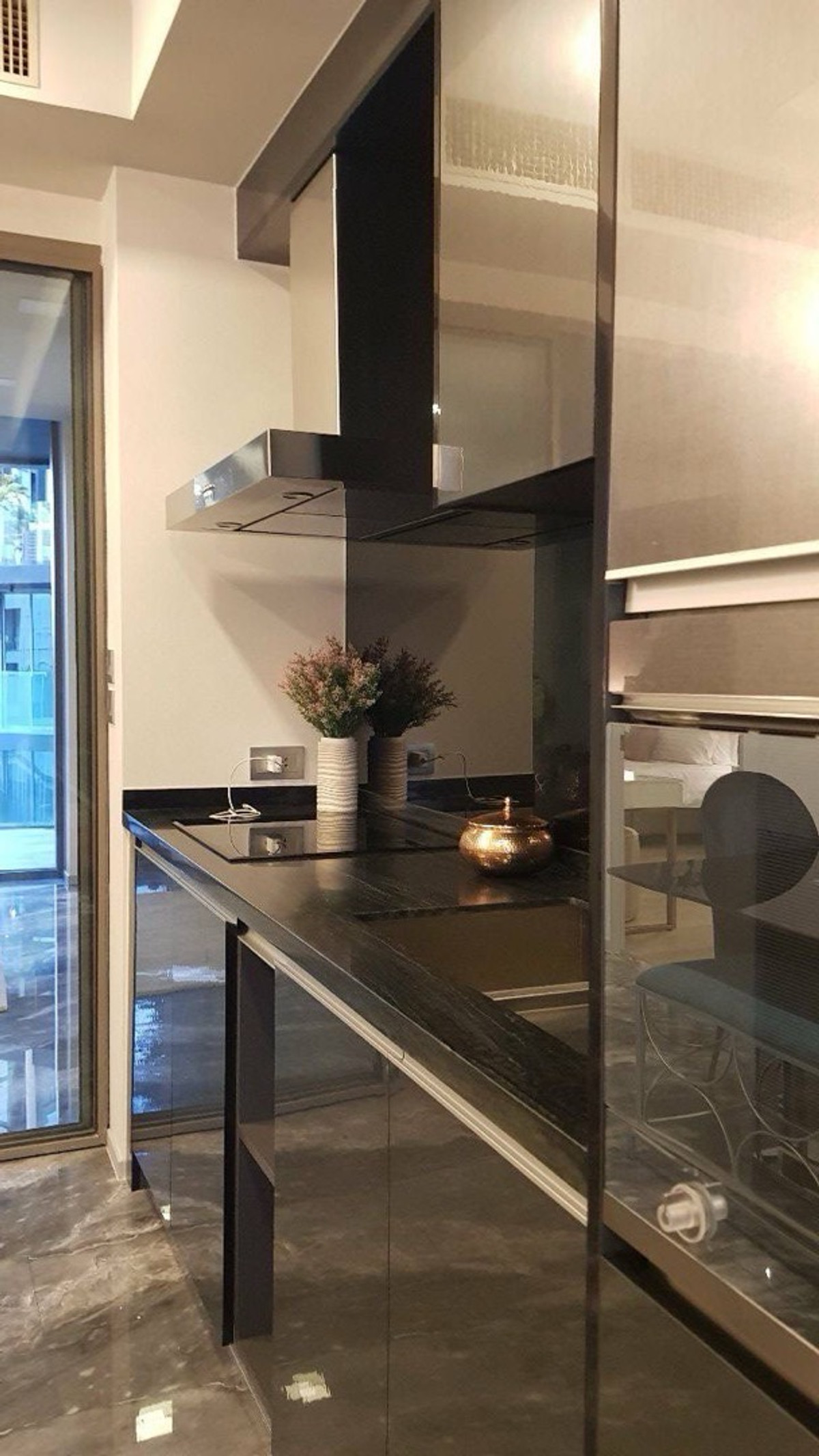 ให้เช่าคอนโดสุขุมวิท อโศก ทองหล่อ : 2 Bedroom (74 sqm) in Phrom Phong, Pet friendly condo (Big Dog is okay) contact: 082-4499822