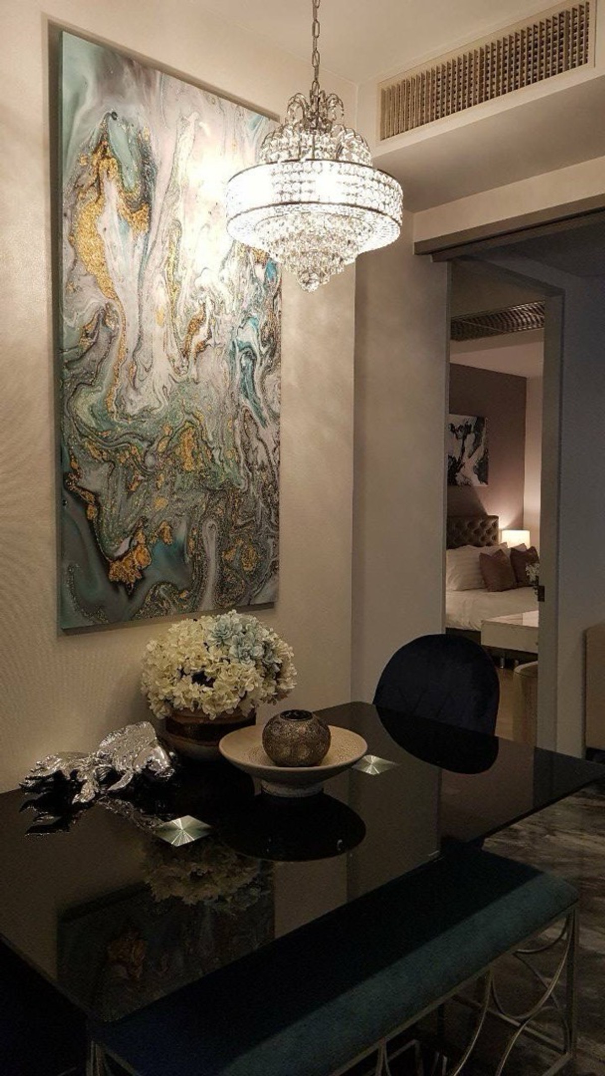 ให้เช่าคอนโดสุขุมวิท อโศก ทองหล่อ : 2 Bedroom (74 sqm) in Phrom Phong, Pet friendly condo (Big Dog is okay) contact: 082-4499822