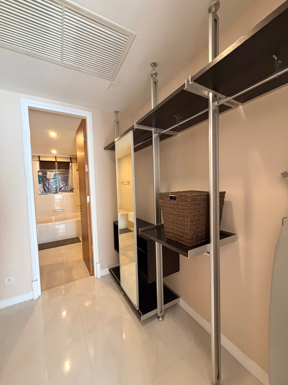 For RentCondoRatchadapisek, Huaikwang, Suttisan : 💥 For rent, cheapest price, Amanta Ratchada Condo, swimming pool view 🍃✨