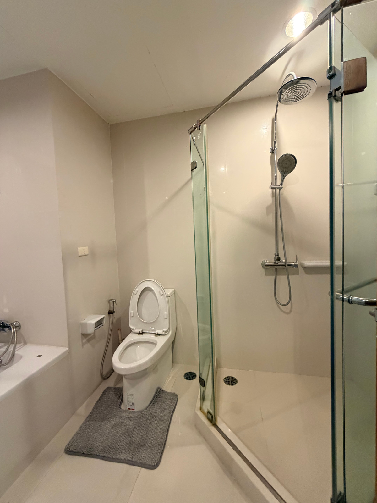 For RentCondoRatchadapisek, Huaikwang, Suttisan : 💥 For rent, cheapest price, Amanta Ratchada Condo, swimming pool view 🍃✨