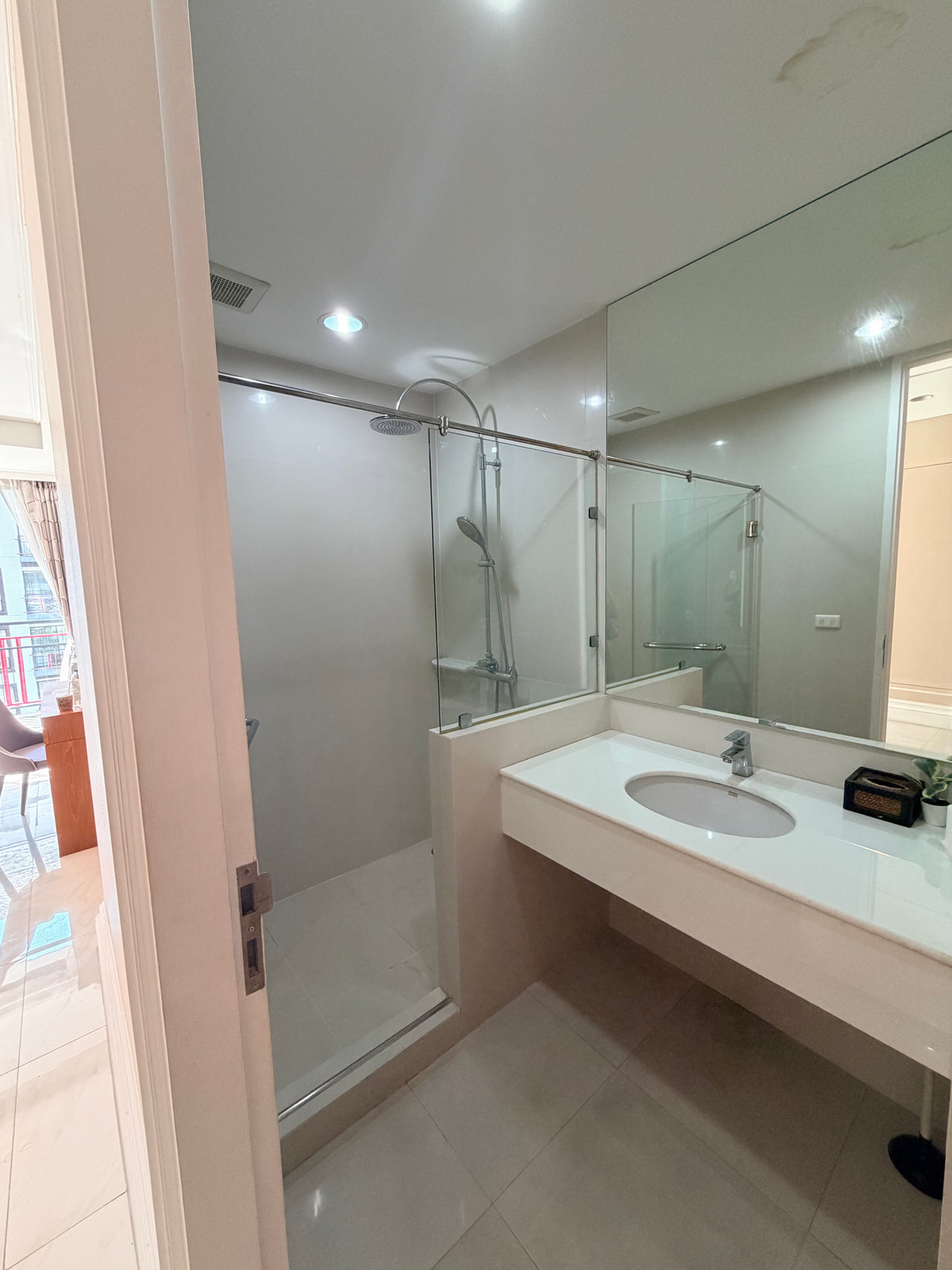 For RentCondoRatchadapisek, Huaikwang, Suttisan : 💥 For rent, cheapest price, Amanta Ratchada Condo, swimming pool view 🍃✨